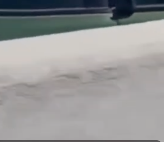 Hombre fue grabado rezando segundos antes de sufrir un fuerte accidente